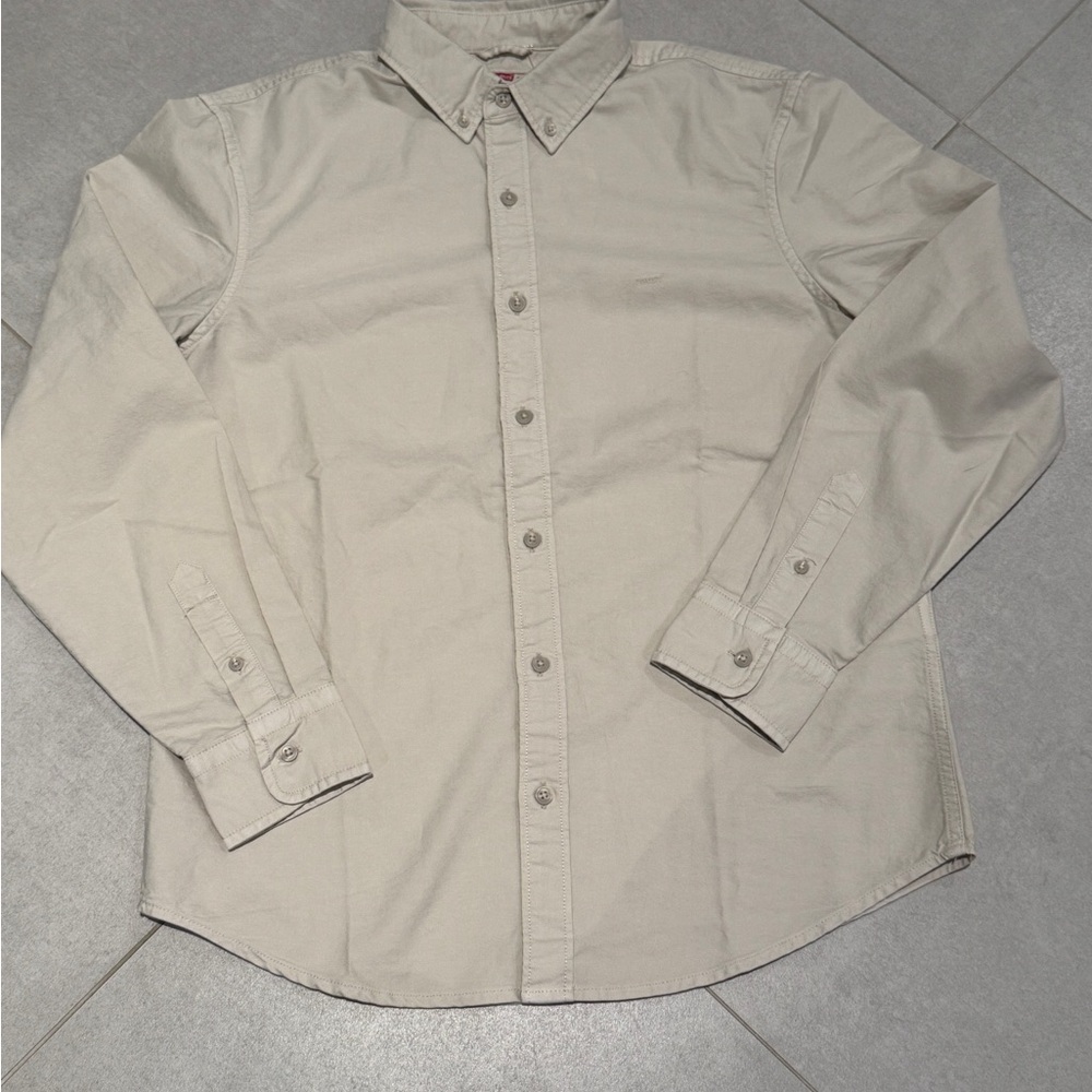 Levis men size small Stylish ivory Relaxed Casual authentic Button-Down Shirt